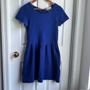 Ganni Short Sleeve Blue Textured Dress
Womens Large